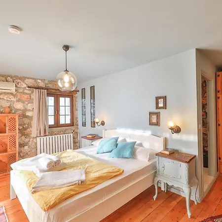 Kale - Adult Only + 15 Lodge *