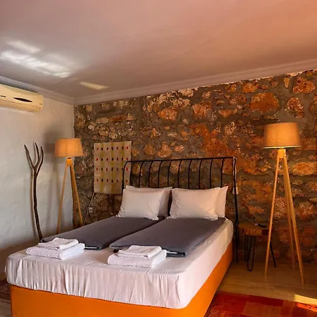 Kale - Adult Only + 15 Lodge *