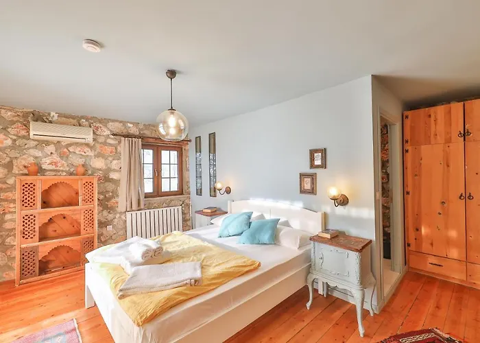 Kale - Adult Only + 15 Lodge *